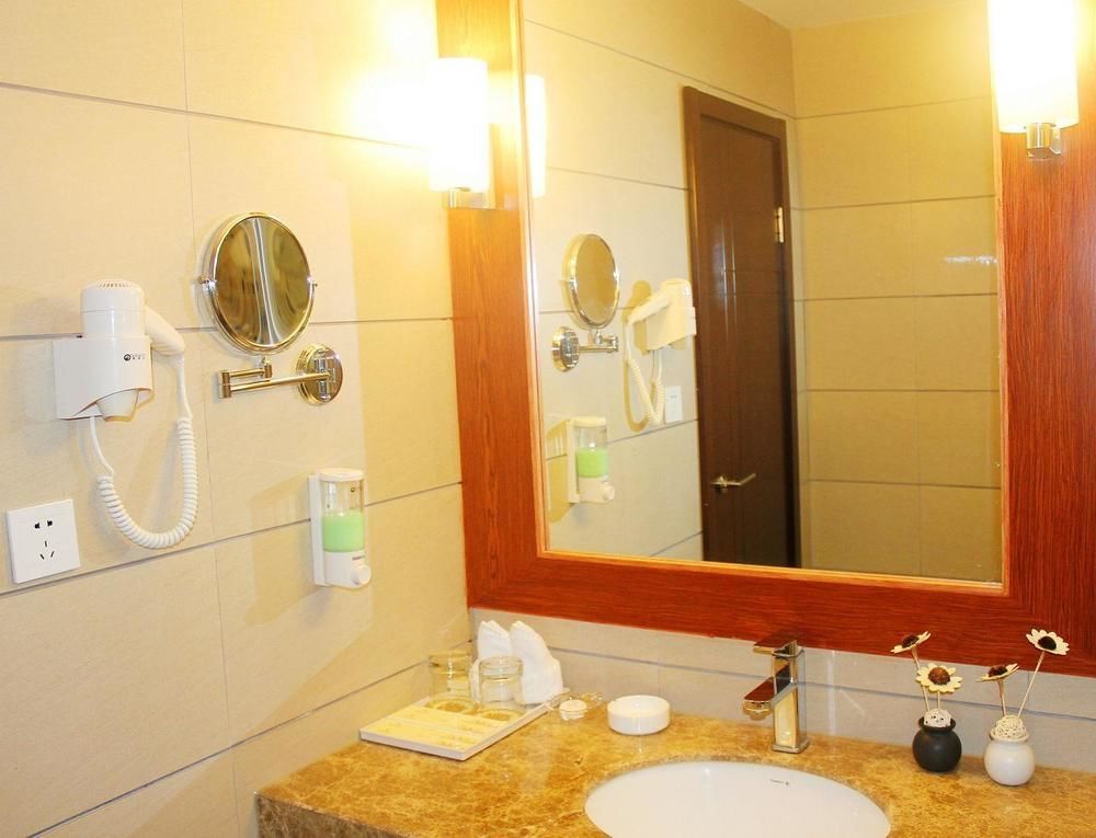 Chengdu Ronghome Hotel Extérieur photo