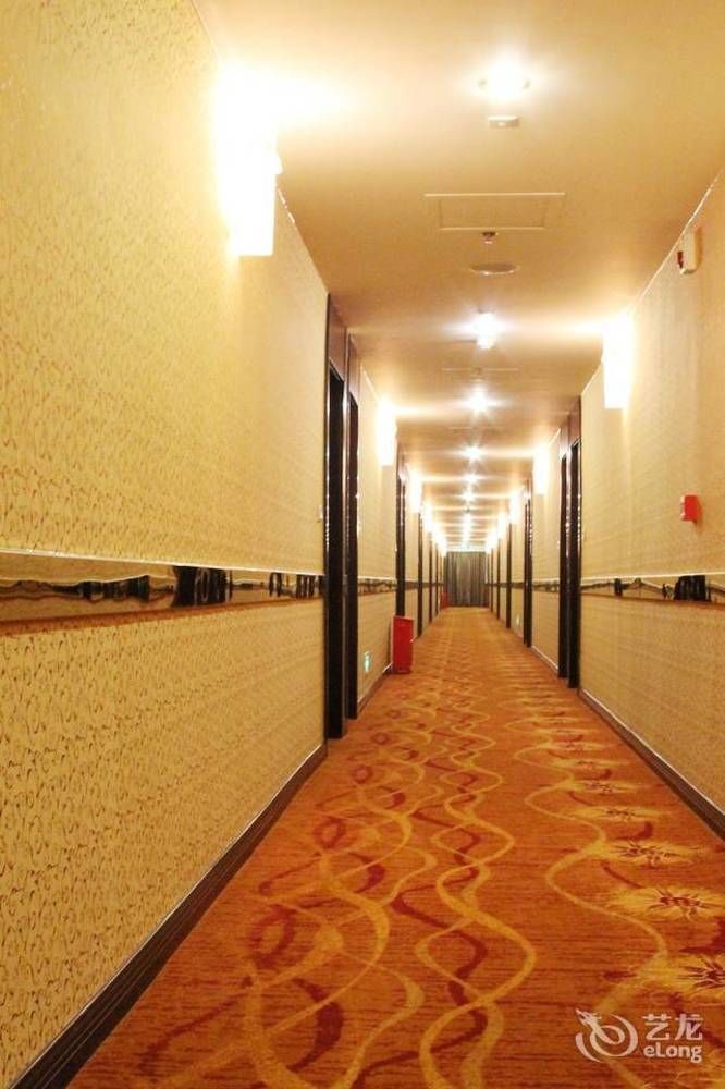Chengdu Ronghome Hotel Extérieur photo