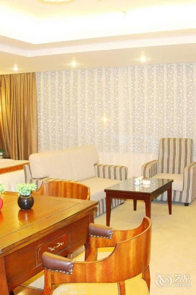 Chengdu Ronghome Hotel Extérieur photo